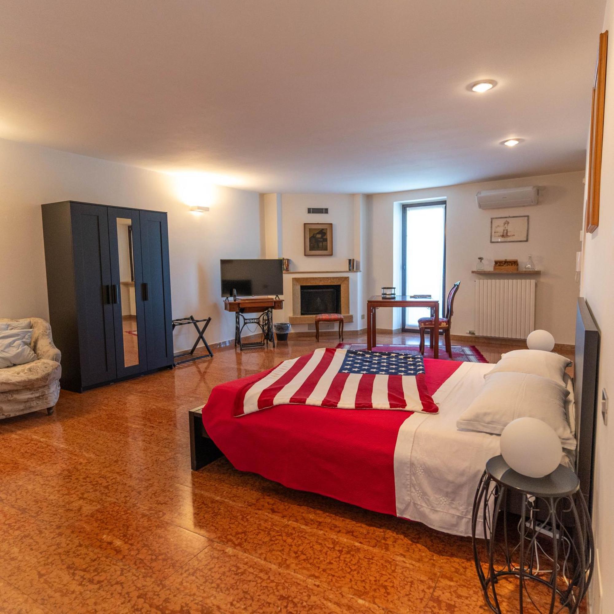 Bed and Breakfast A Casa Di Tom Сант-Амброджо-ди-Вальполичелла Экстерьер фото