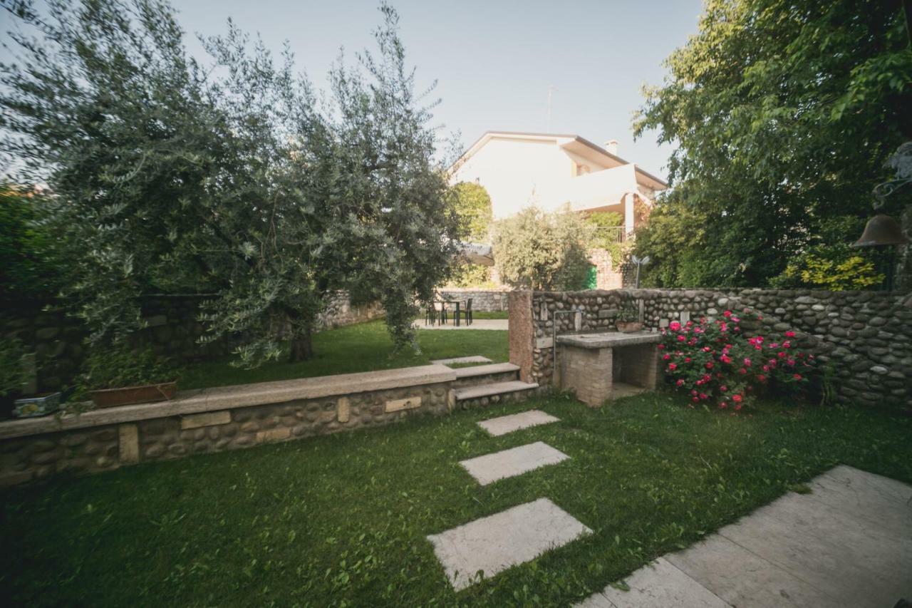 Bed and Breakfast A Casa Di Tom Сант-Амброджо-ди-Вальполичелла Экстерьер фото
